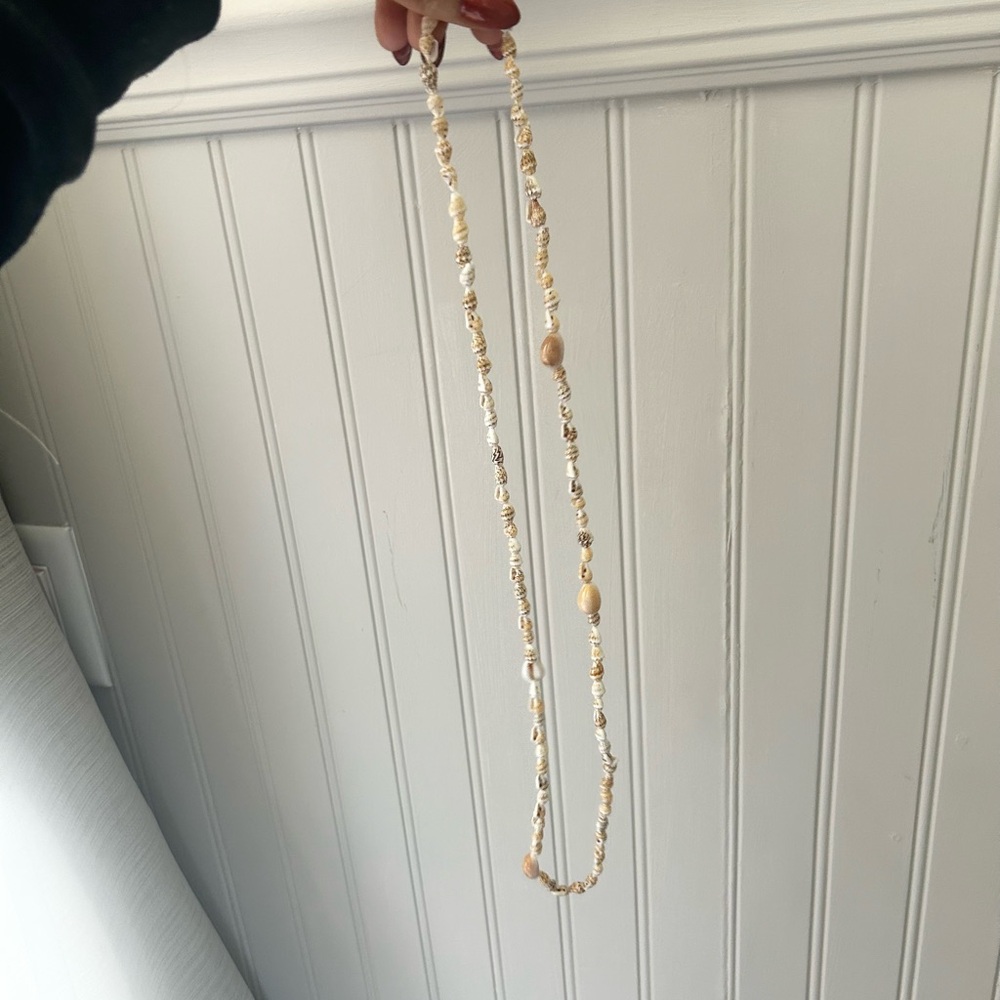 Elegant Cream Shell Necklace